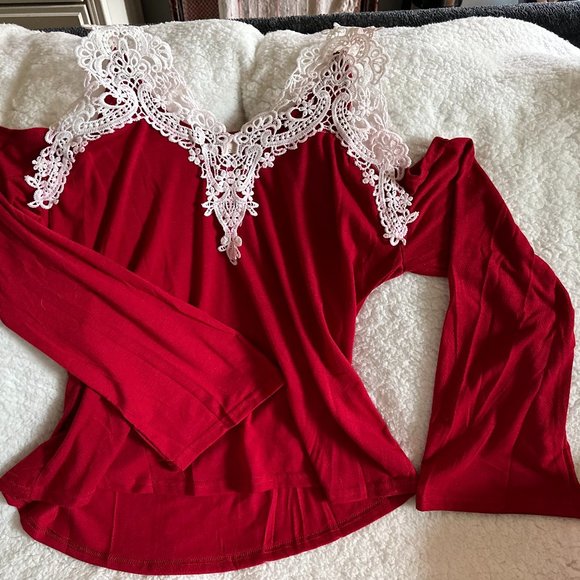 Man Li Shang Red Woman's Top-Shoulder cut out - Picture 1 of 3